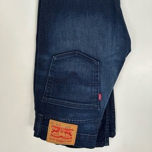 LEVI’S 511 - New w/o tags. Dark Wash
